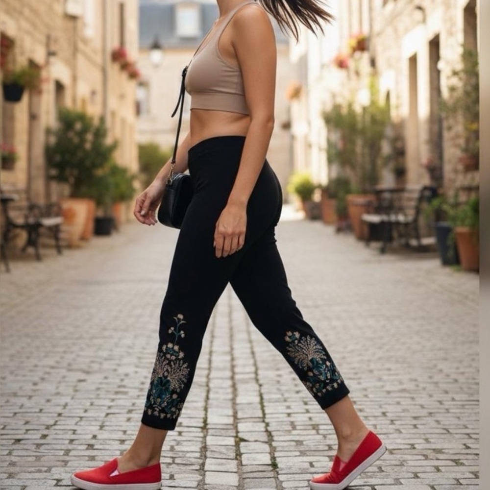 Style & Co. Black Leggings with Elegant Floral Design